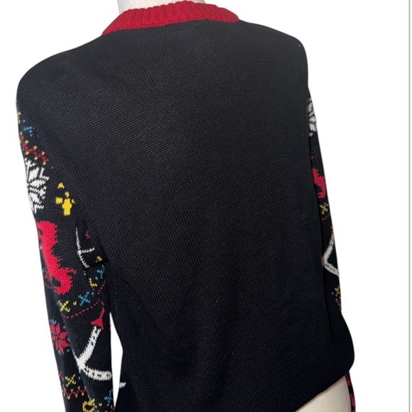 Game Of Thrones Joy to the Realm Black Sweater - Picture 4 of 5